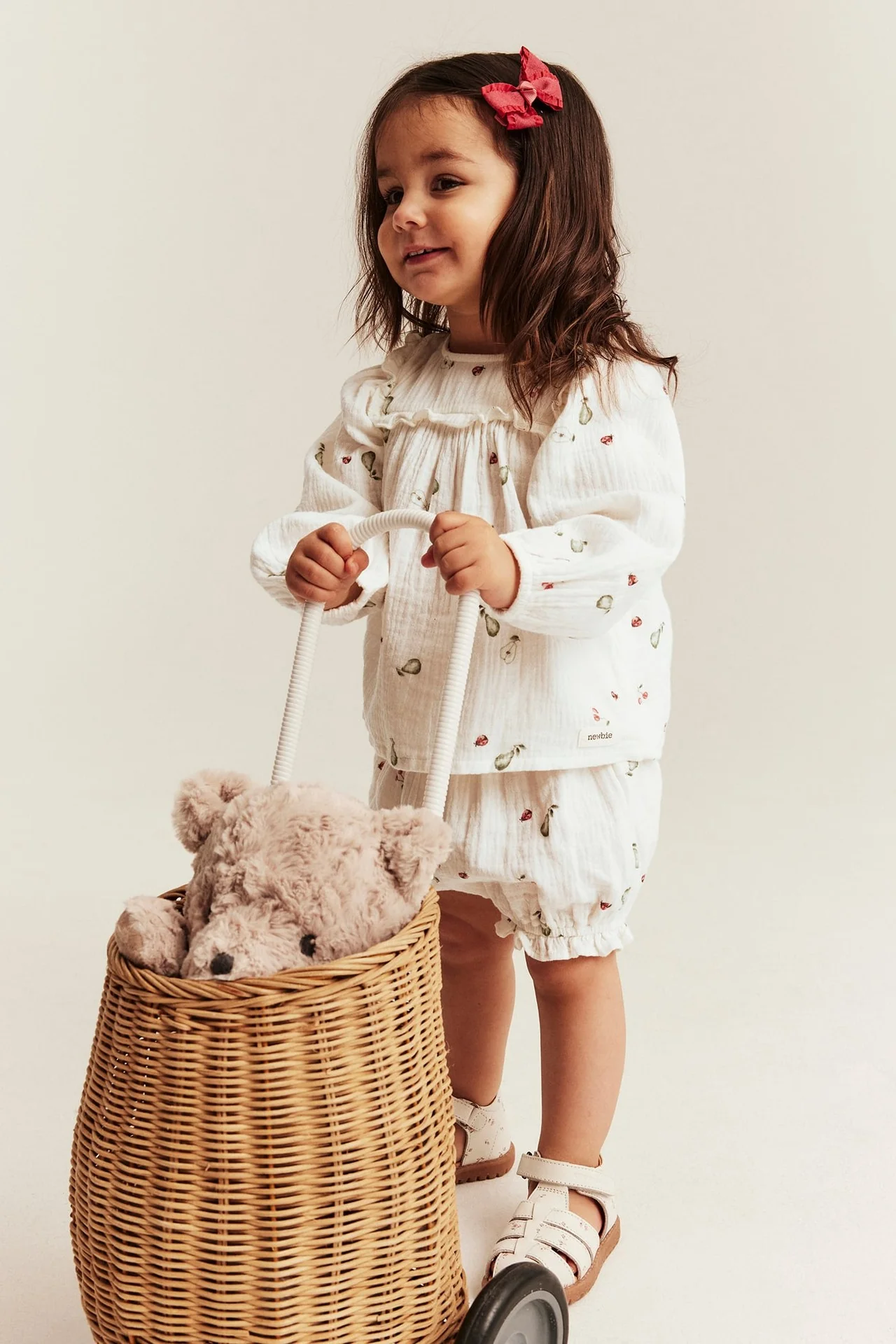 Baby white two-piece muslin set - Image 3
