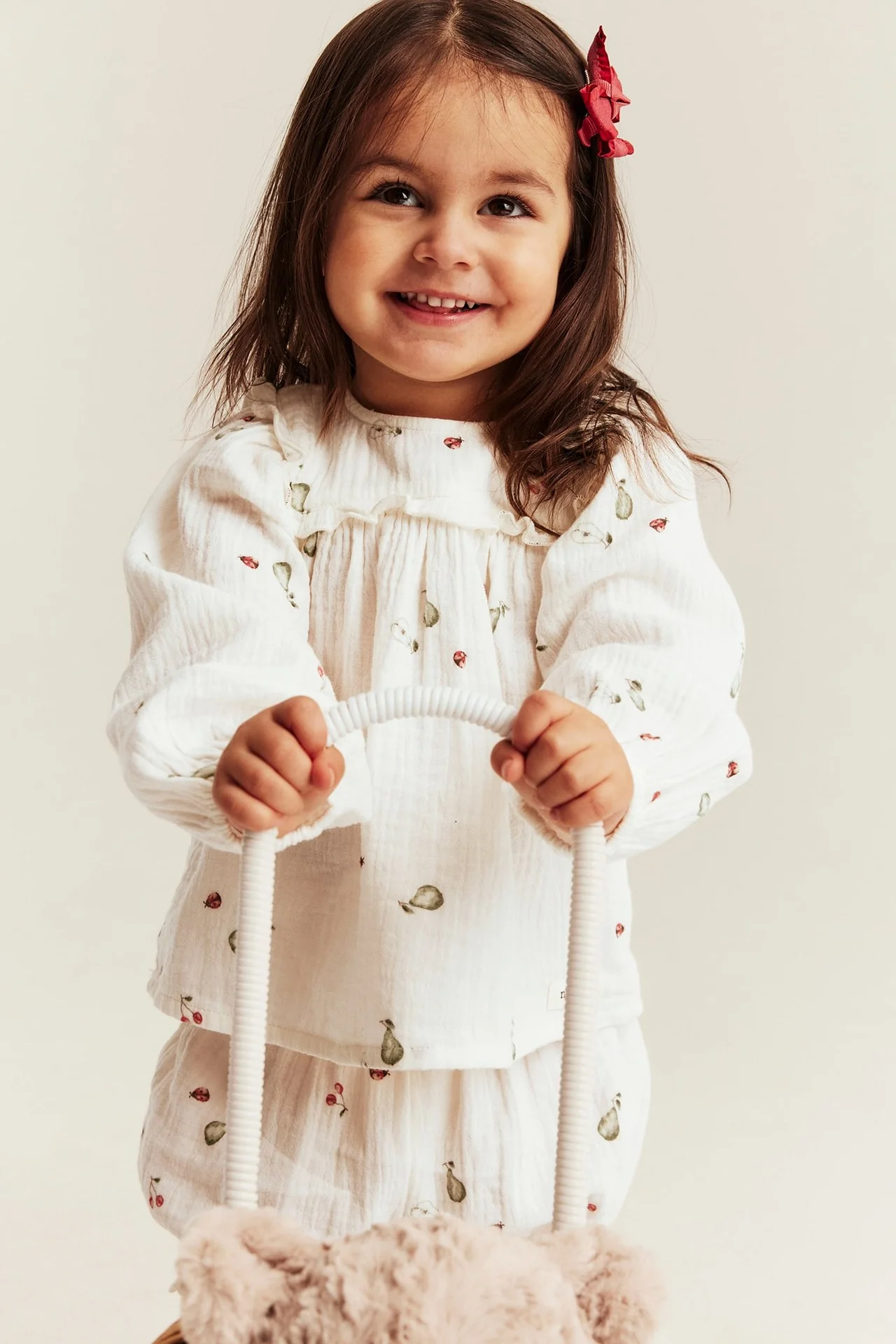 Baby white two-piece muslin set - Image 4