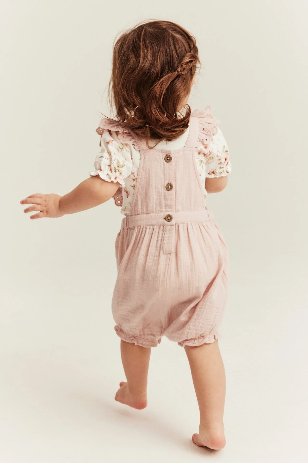 Baby woven dungaree shorts with lace - Image 2