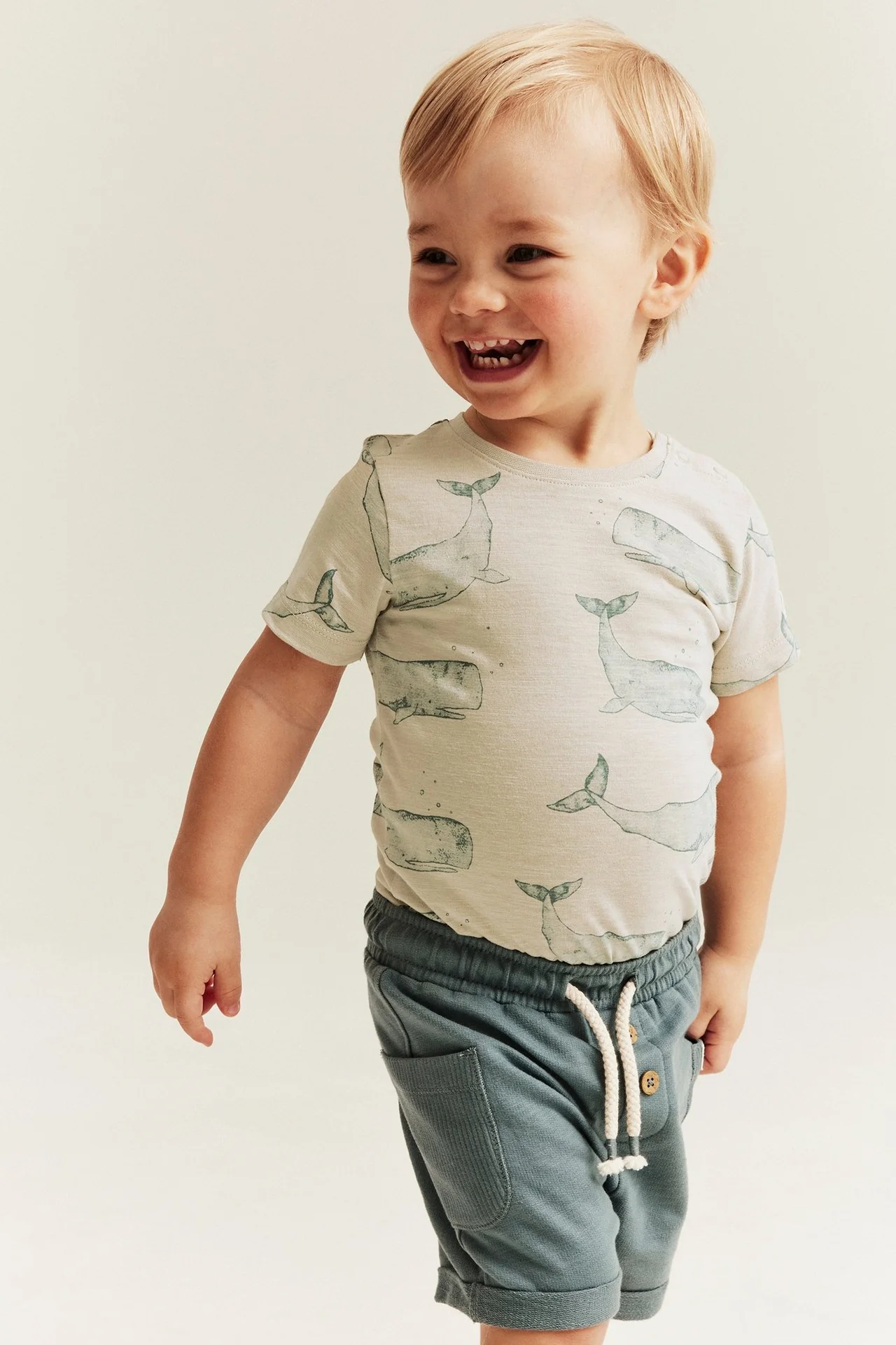 Baby bodysuit with whale print - Image 3