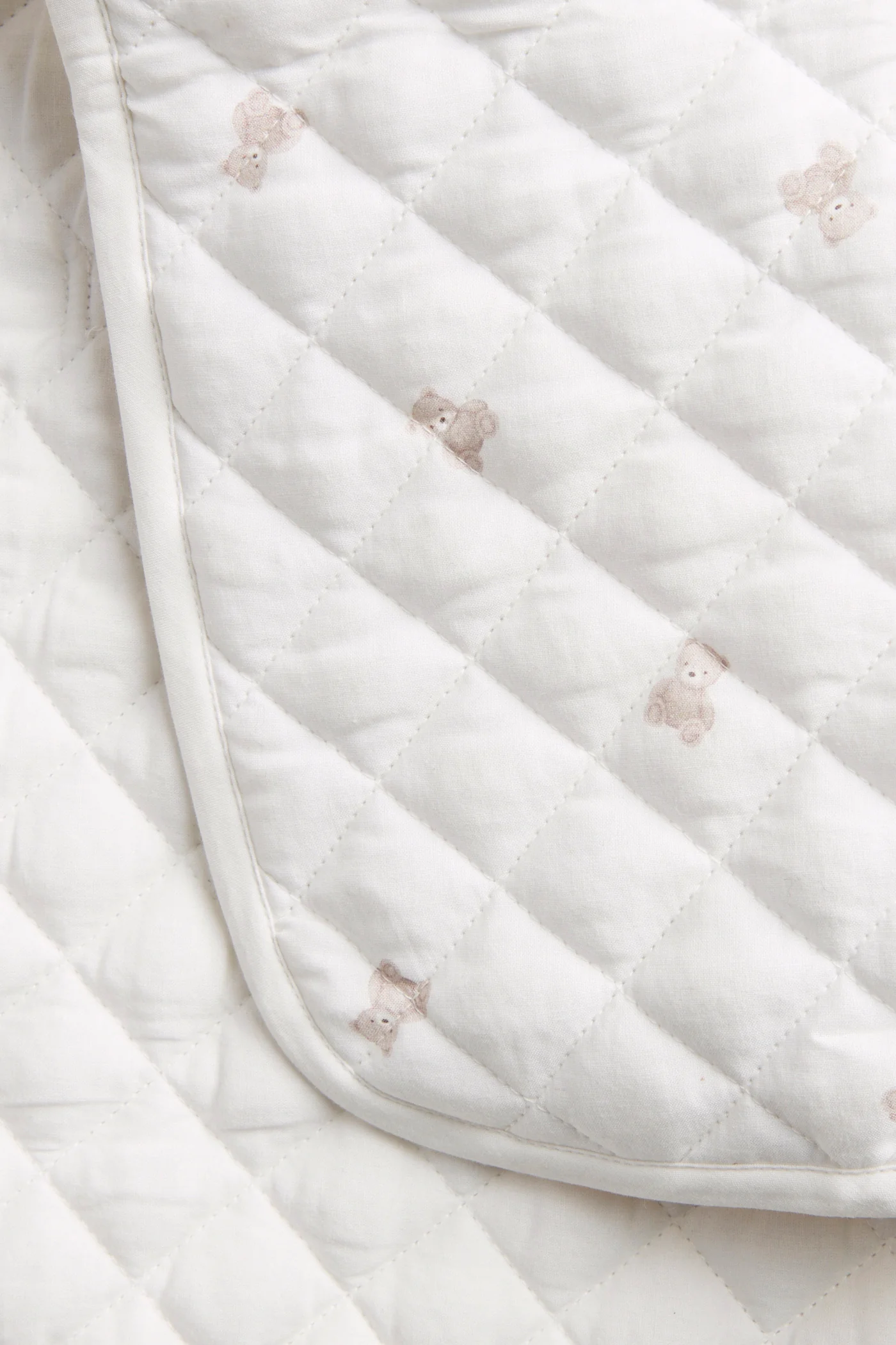 Foldable white changing mat with teddy bears - Image 2