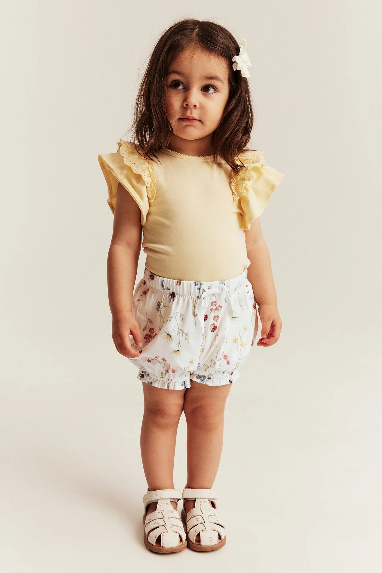 Baby white floral jersey shorts - Image 3