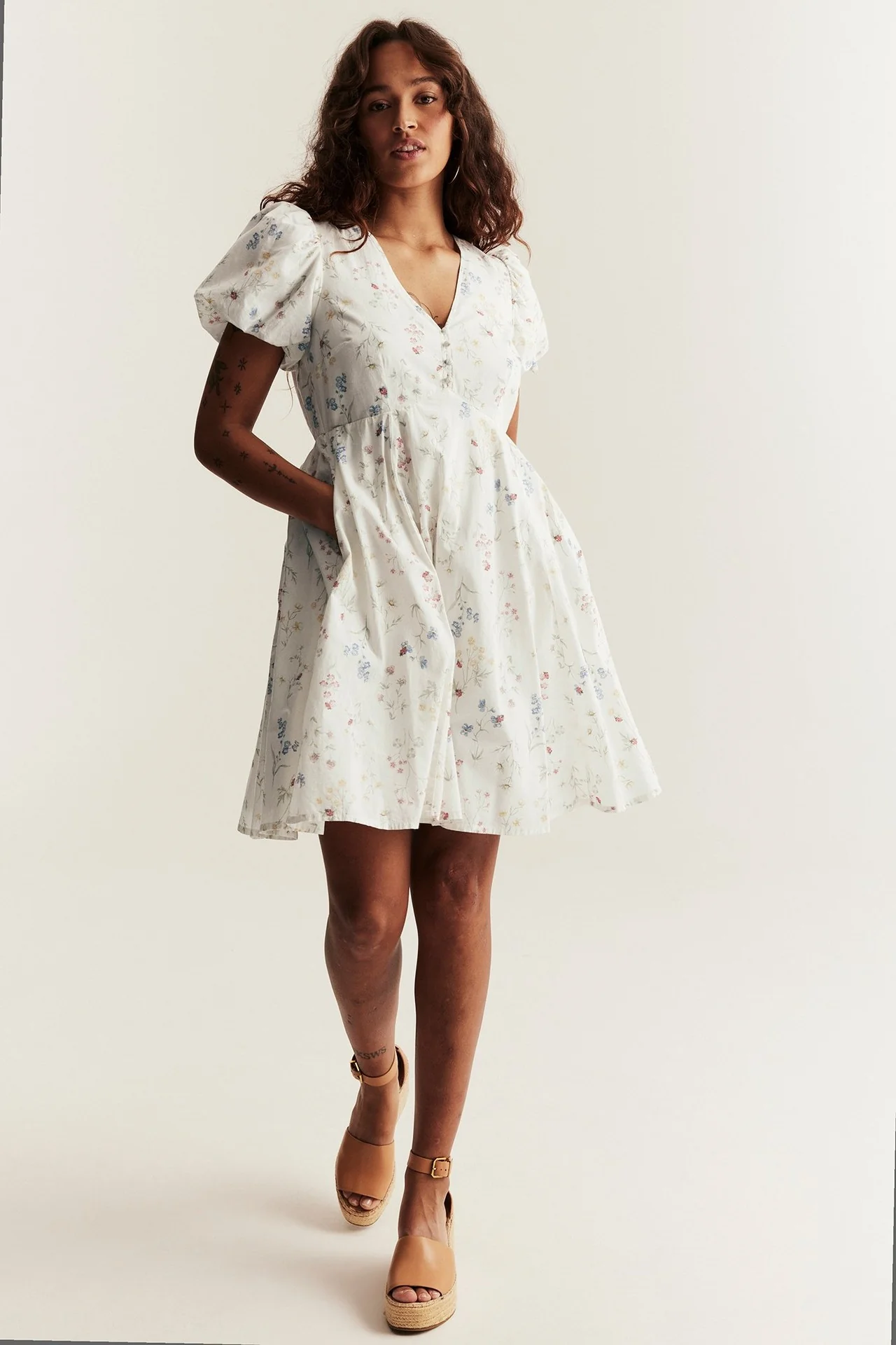 Women's white floral dress - Image 4