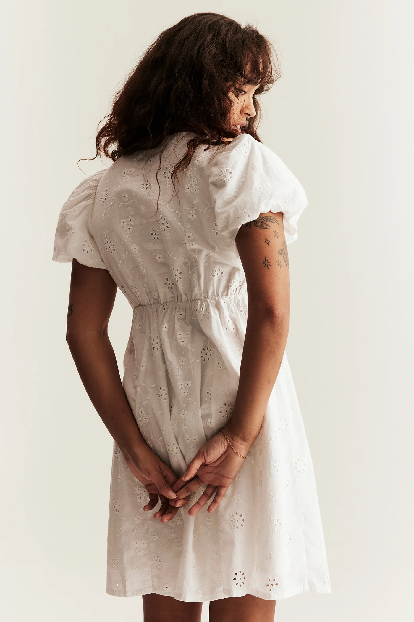 Women’s white dress with embroidery - Image 4