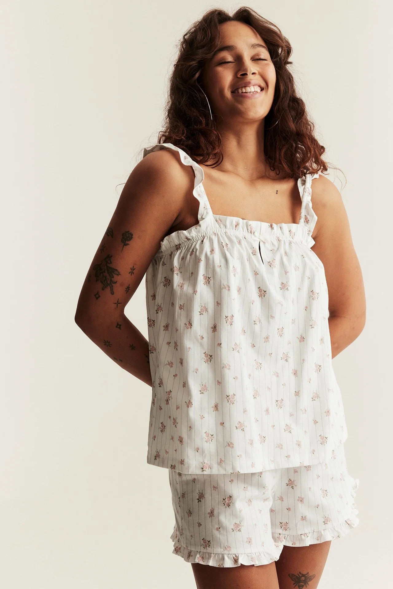 Women's white floral pyjamas - Image 4