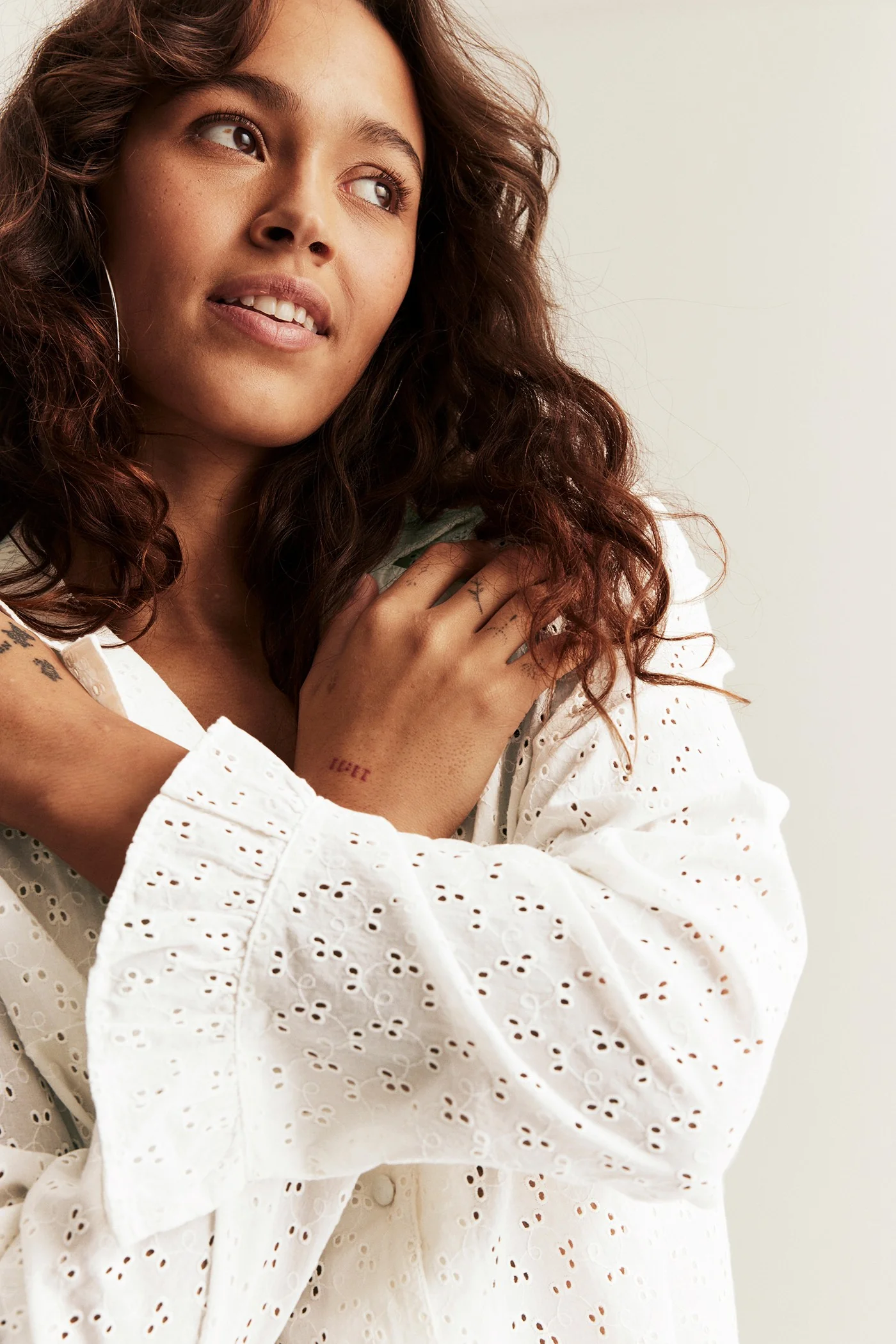 Women’s broderie anglaise pyjamas - Image 4
