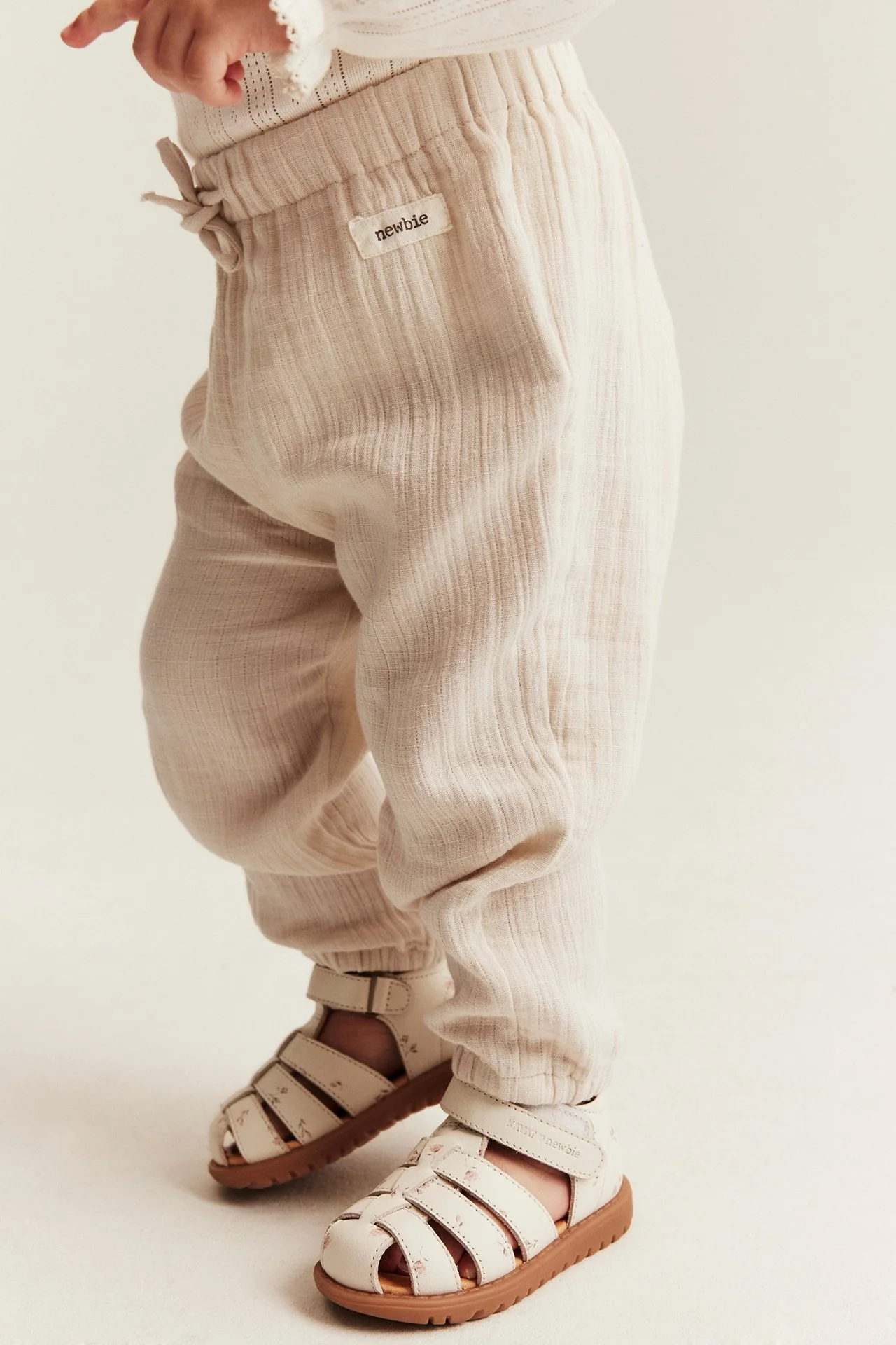 Baby beige woven trousers - Image 3