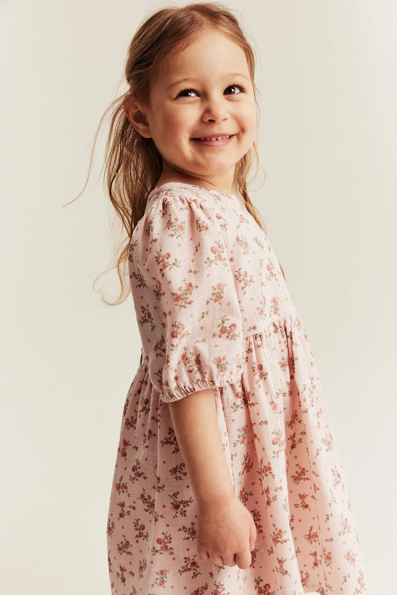 Kids pink dress with puff sleeves - Image 4