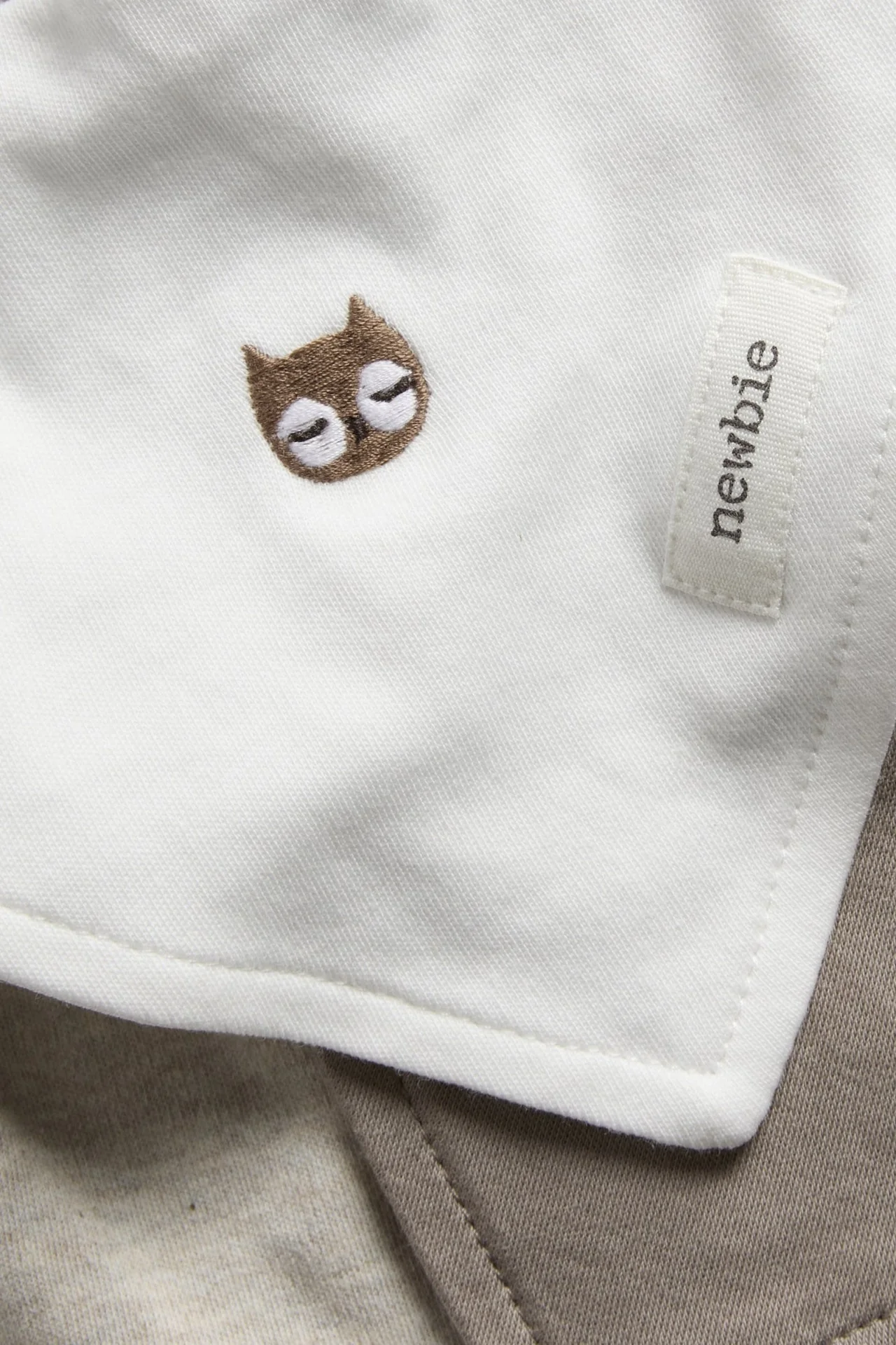 Baby bibs with embroidery (3-pack) - Image 2